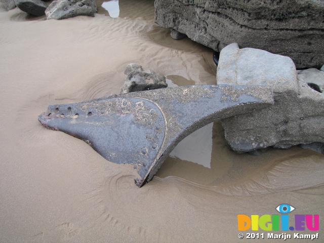 SX21124 Remains of metal rudder